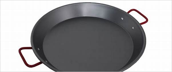 Non-stick paella pan for easy cooking